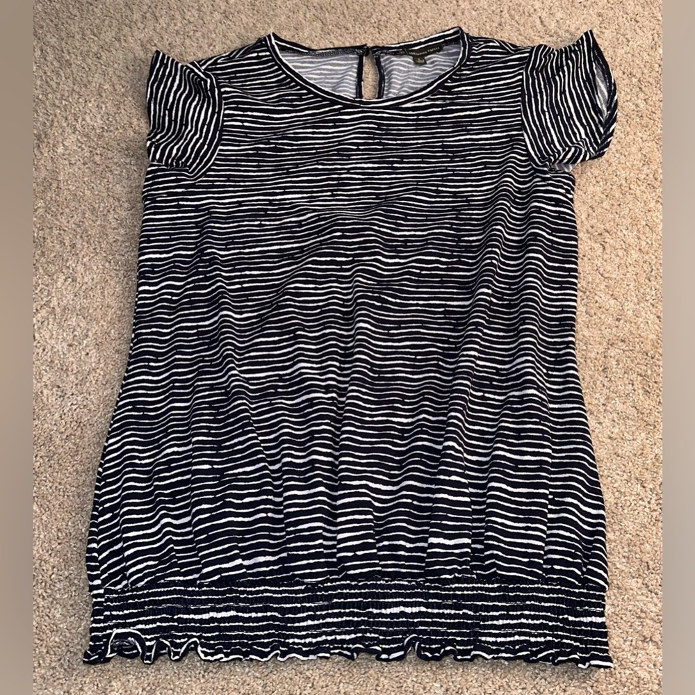 Adrianna Papell Flutter Sleeve Blouse. Size S